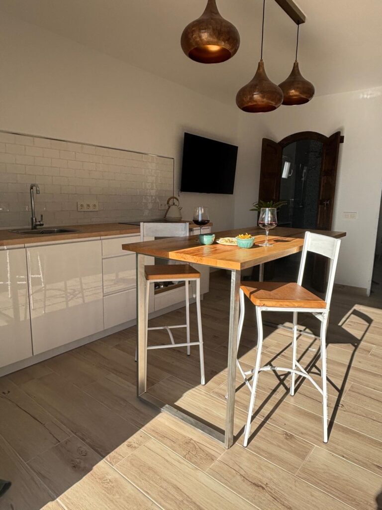 Casa Septiembre Cocina Comedor 5 768x1024