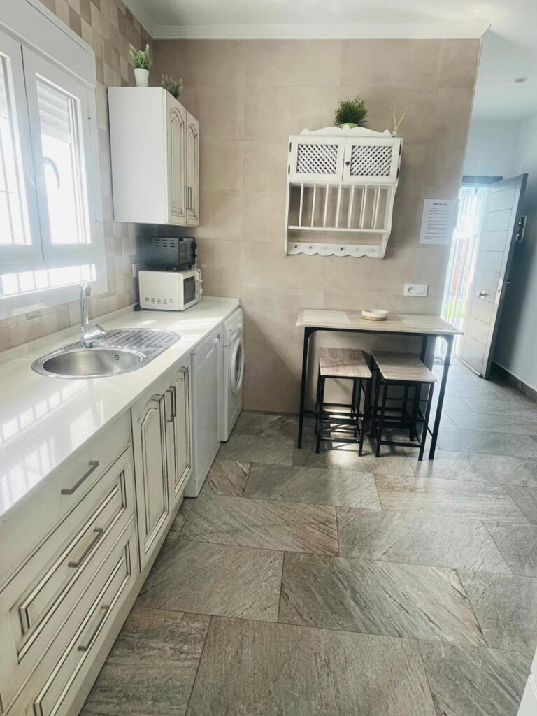 Alojacadiz El Palmar cocina 17 768x1024
