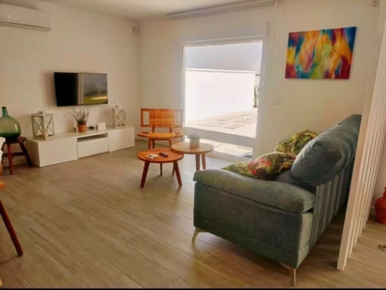 Alojacadiz – Alojamiento en Conil – Salón