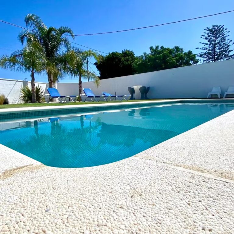 Alojacadiz - Alojamiento en Conil - Casa tailandesa