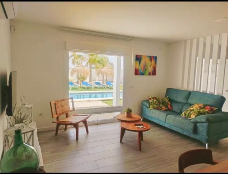 Alojacadiz – Alojamiento en Conil – Salón