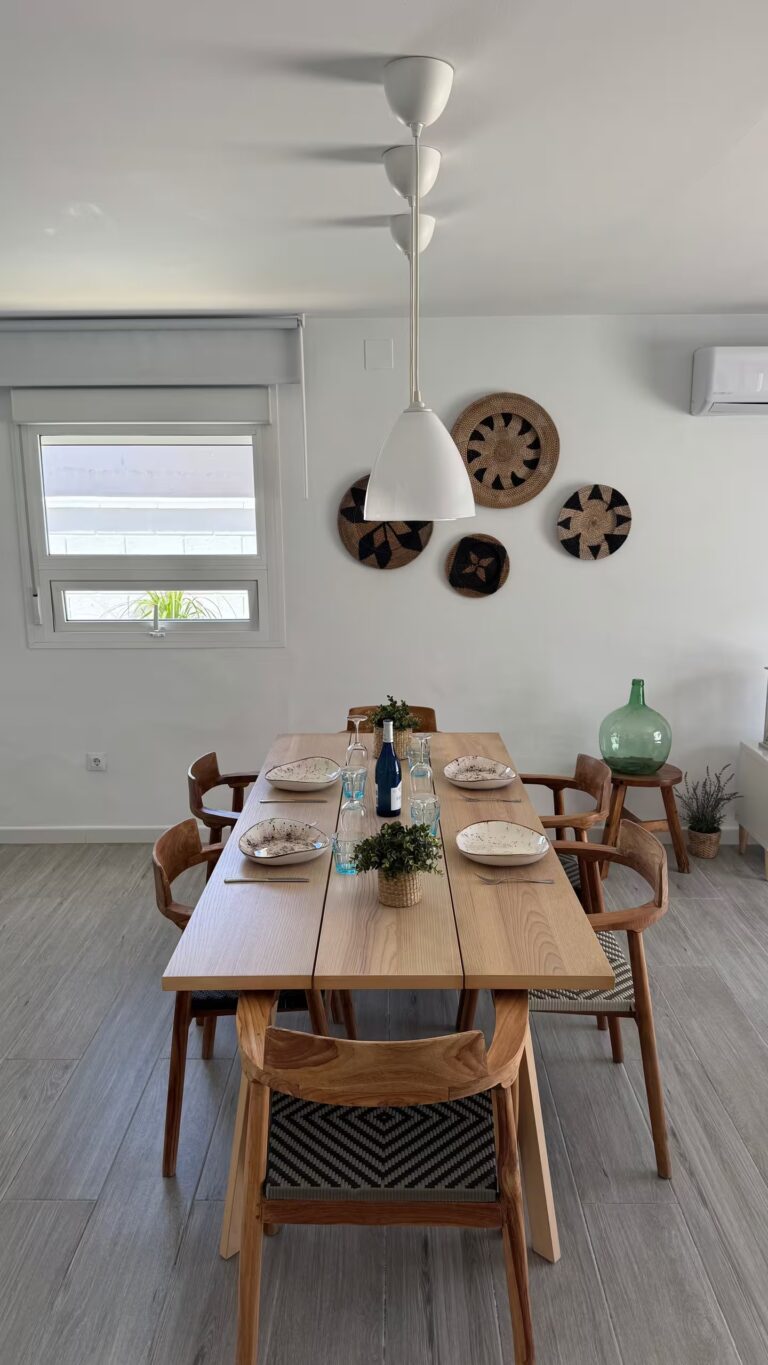Alojacadiz – Alojamiento en Conil – Comedor