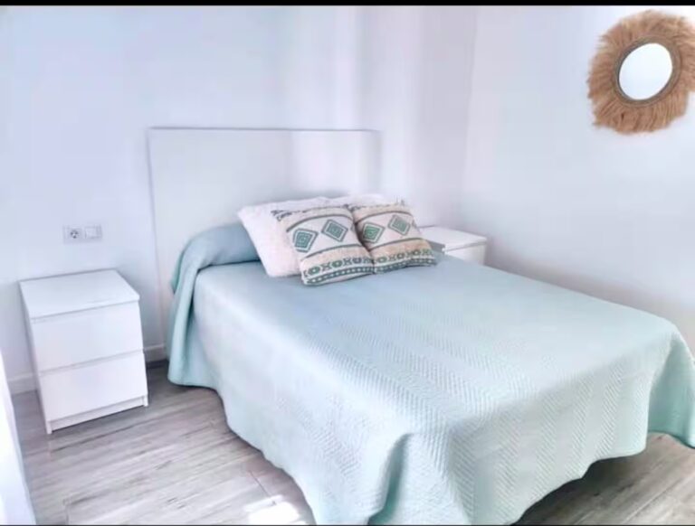 Alojacadiz – Alojamiento en Conil – Dormitorio
